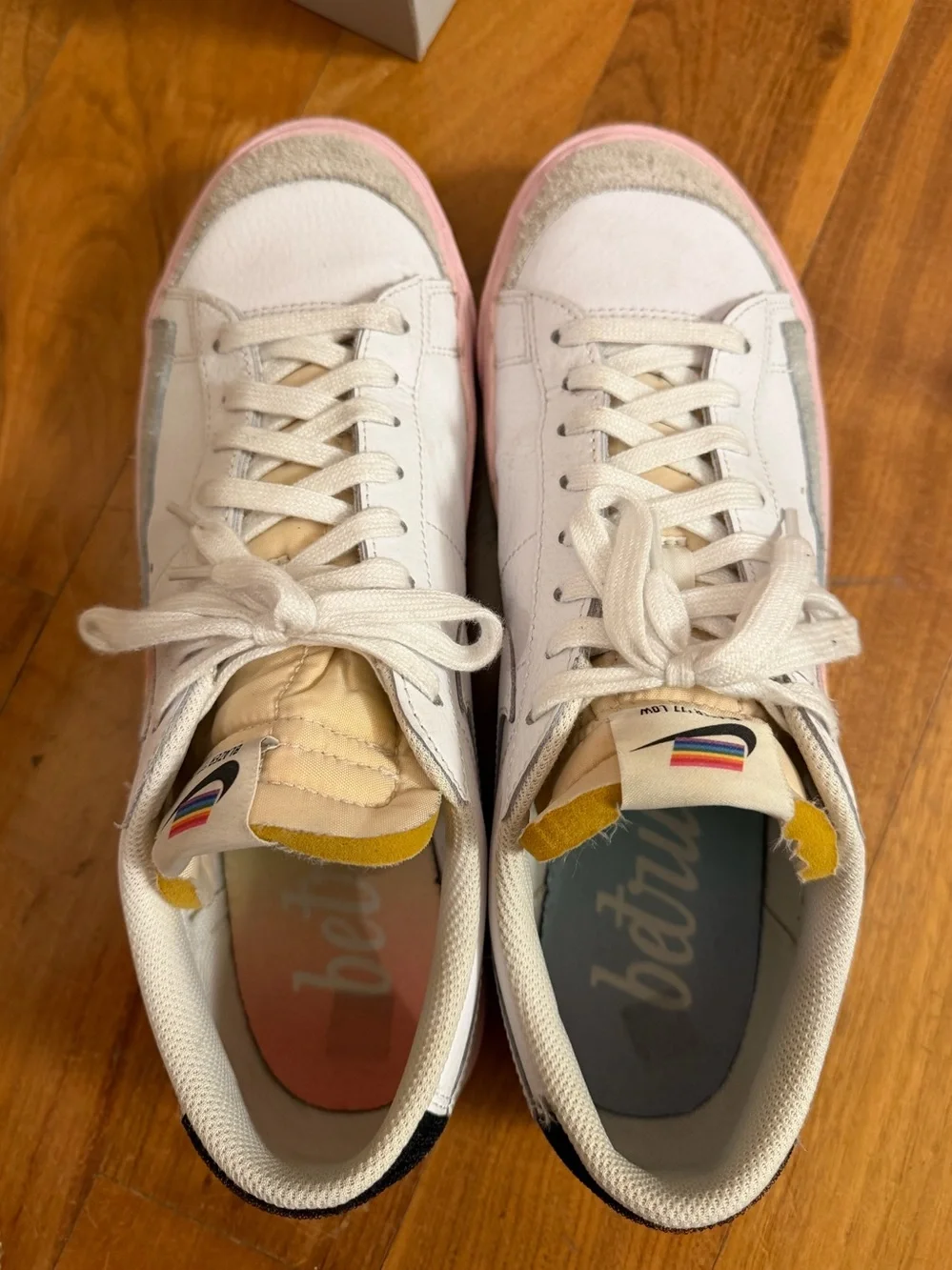 Nike box damaged
